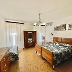 Quarto em Acomodações Particulares L'encanto De Luna - Comacchio